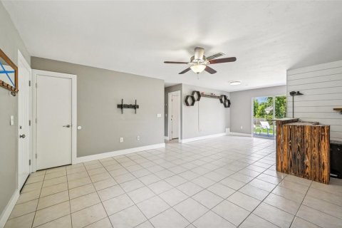 House in Sarasota, Florida 3 bedrooms, 111.3 sq.m. № 1342991 - photo 4