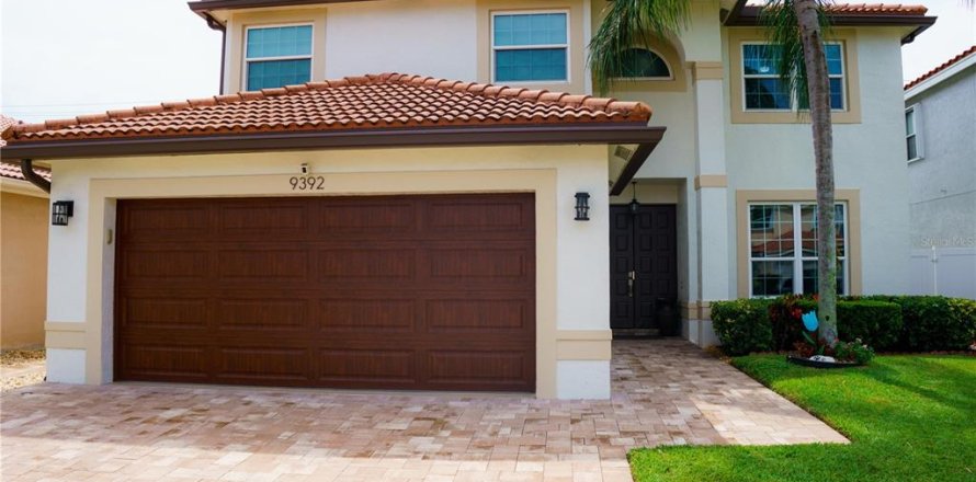 House in Boca Raton, Florida 4 bedrooms, 237.09 sq.m. № 1393322