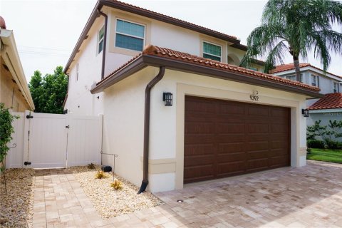 House in Boca Raton, Florida 4 bedrooms, 237.09 sq.m. № 1393322 - photo 2