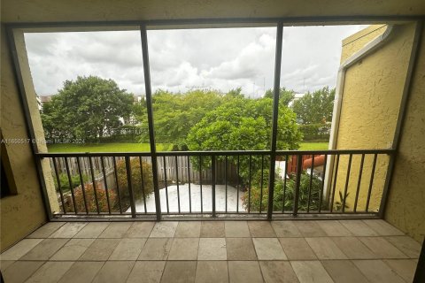 Townhouse in Miami, Florida 2 bedrooms, 193.24 sq.m. № 1332551 - photo 17