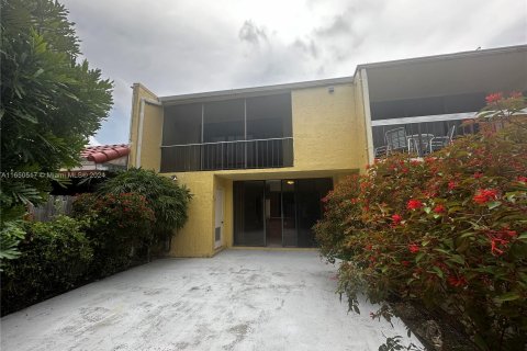 Townhouse in Miami, Florida 2 bedrooms, 193.24 sq.m. № 1332551 - photo 11