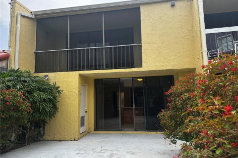 Townhouse in Miami, Florida 2 bedrooms, 193.24 sq.m. № 1332551 - photo 10