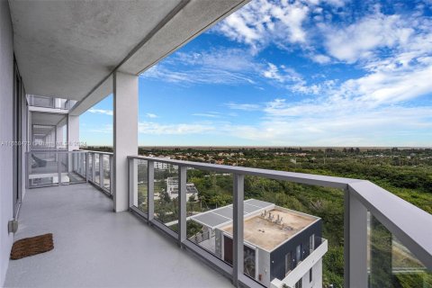 Condo in Sunrise, Florida, 2 bedrooms  № 1332592 - photo 16