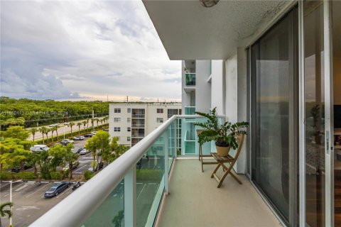 Condo in North Miami Beach, Florida, 1 bedroom  № 1332499 - photo 18