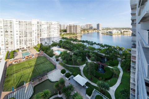 Condominio en venta en Aventura, Florida, 2 dormitorios, 154.78 m2 № 873371 - foto 30