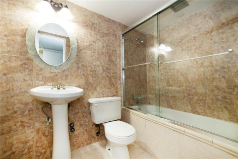 Condo in Aventura, Florida, 2 bedrooms  № 873371 - photo 26