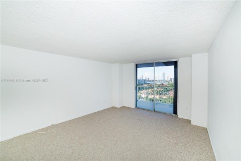 Condo in Aventura, Florida, 2 bedrooms  № 873371 - photo 21