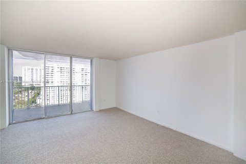 Condo in Aventura, Florida, 2 bedrooms  № 873371 - photo 4