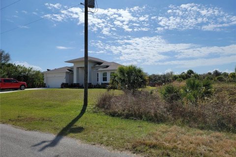 House in North Port, Florida 3 bedrooms, 139.35 sq.m. № 218471 - photo 4