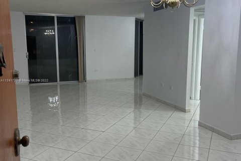 Condominio en venta en Miami Beach, Florida, 2 dormitorios, 98.85 m2 № 28971 - foto 11