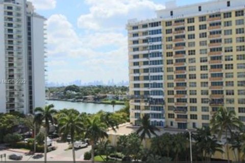 Copropriété à vendre à Miami Beach, Floride: 2 chambres, 98.85 m2 № 28971 - photo 2