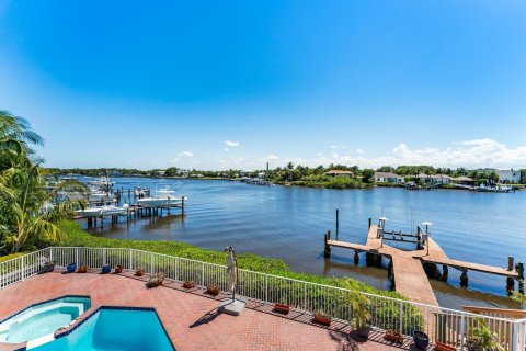 House in Jupiter, Florida 5 bedrooms, 632.85 sq.m. № 1215964 - photo 20