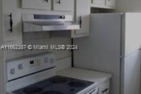 Apartment in Mangonia Park, Florida 2 bedrooms, 78.04 sq.m. № 1387956 - photo 5