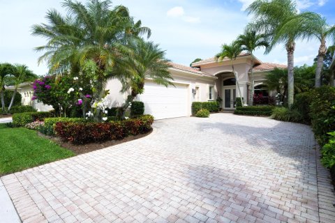 Casa en venta en Palm Beach Gardens, Florida, 3 dormitorios, 274.9 m2 № 1100351 - foto 2