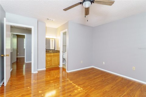 Townhouse in Tampa, Florida 2 bedrooms, 110.37 sq.m. № 1340161 - photo 22