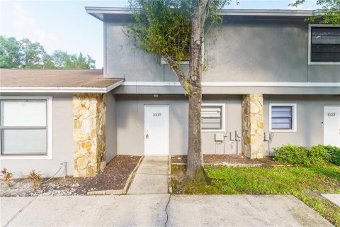 Touwnhouse à vendre à Tampa, Floride: 2 chambres, 110.37 m2 № 1340161 - photo 1