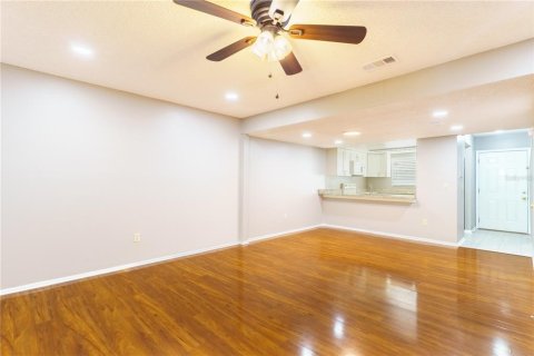 Townhouse in Tampa, Florida 2 bedrooms, 110.37 sq.m. № 1340161 - photo 15