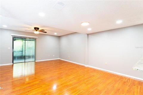 Adosado en venta en Tampa, Florida, 2 dormitorios, 110.37 m2 № 1340161 - foto 11