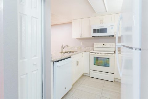 Adosado en venta en Tampa, Florida, 2 dormitorios, 110.37 m2 № 1340161 - foto 8