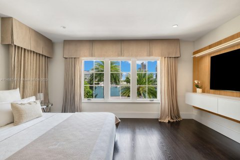 Villa ou maison à vendre à Miami Beach, Floride: 6 chambres, 517.47 m2 № 741312 - photo 30