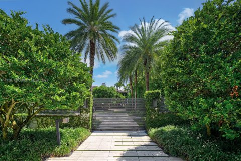 Villa ou maison à vendre à Miami Beach, Floride: 6 chambres, 517.47 m2 № 741312 - photo 2