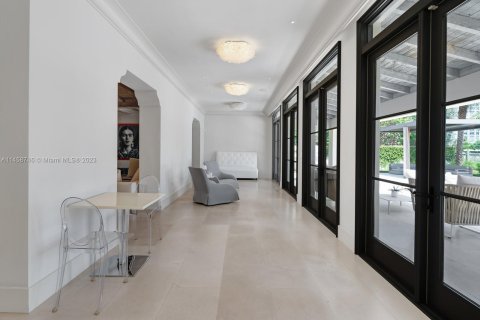 Villa ou maison à vendre à Miami Beach, Floride: 6 chambres, 517.47 m2 № 741312 - photo 17