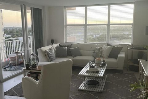 Condominio en venta en Lauderdale-by-the-Sea, Florida, 2 dormitorios, 143.07 m2 № 1145329 - foto 3