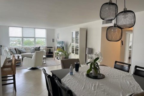 Condominio en venta en Lauderdale-by-the-Sea, Florida, 2 dormitorios, 143.07 m2 № 1145329 - foto 22