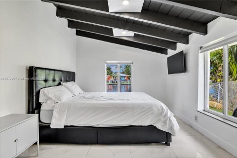 Casa en venta en Hollywood, Florida, 4 dormitorios, 180.23 m2 № 1145282 - foto 19