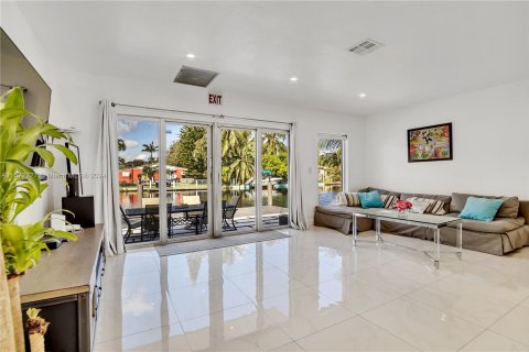 Casa en venta en Hollywood, Florida, 4 dormitorios, 180.23 m2 № 1145282 - foto 14