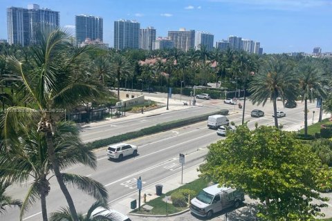 Studio in the Condo in Sunny Isles Beach, Florida  № 1145327 - photo 16