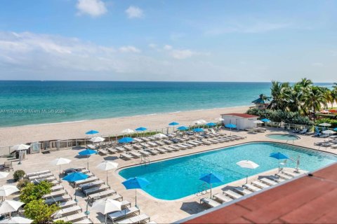 Copropriété à vendre à Sunny Isles Beach, Floride: 38.09 m2 № 1145327 - photo 2