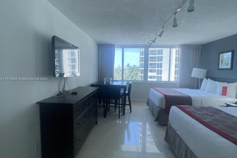 Copropriété à vendre à Sunny Isles Beach, Floride: 38.09 m2 № 1145327 - photo 11