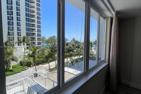 Copropriété à vendre à Sunny Isles Beach, Floride: 38.09 m2 № 1145327 - photo 14