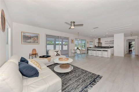 Villa ou maison à louer à Sarasota, Floride: 3 chambres, 209.87 m2 № 803744 - photo 19