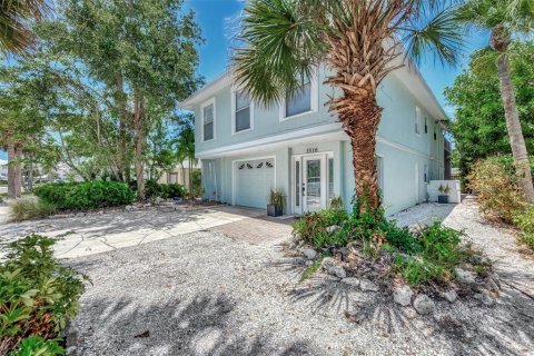 Villa ou maison à louer à Sarasota, Floride: 3 chambres, 209.87 m2 № 803744 - photo 4