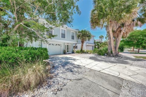 Villa ou maison à louer à Sarasota, Floride: 3 chambres, 209.87 m2 № 803744 - photo 5