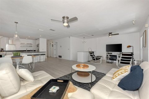 Casa en alquiler en Sarasota, Florida, 3 dormitorios, 209.87 m2 № 803744 - foto 13