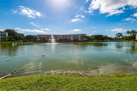 Condo in Coconut Creek, Florida, 2 bedrooms  № 1128981 - photo 30