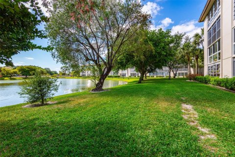 Condo in Coconut Creek, Florida, 2 bedrooms  № 1128981 - photo 6