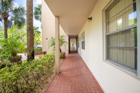 Condominio en venta en Coconut Creek, Florida, 2 dormitorios, 92.9 m2 № 1128981 - foto 3