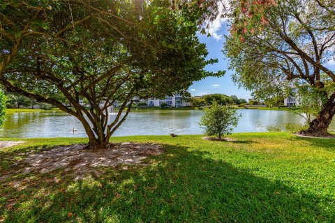 Condo in Coconut Creek, Florida, 2 bedrooms  № 1128981 - photo 7