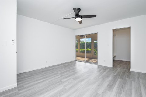 Condo in Coconut Creek, Florida, 2 bedrooms  № 1128981 - photo 14