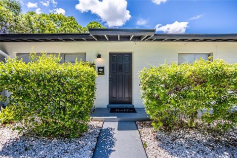 Villa ou maison à louer à Orlando, Floride: 3 chambres, 120.4 m2 № 219588 - photo 3