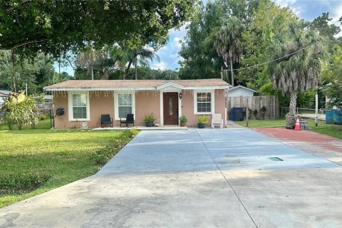 House in Tampa, Florida 3 bedrooms, 69.49 sq.m. № 1382937 - photo 1