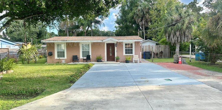 House in Tampa, Florida 3 bedrooms, 69.49 sq.m. № 1382937