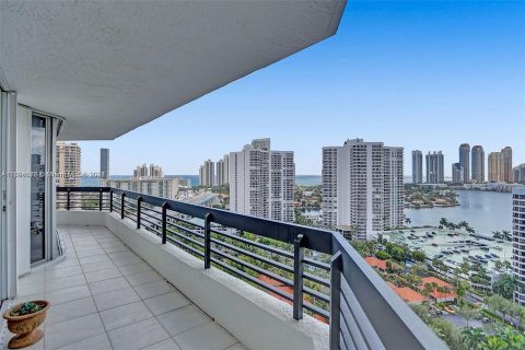 Condo in Aventura, Florida, 2 bedrooms  № 1421737 - photo 17