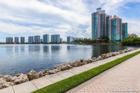 Condo in Aventura, Florida, 2 bedrooms  № 1421737 - photo 18