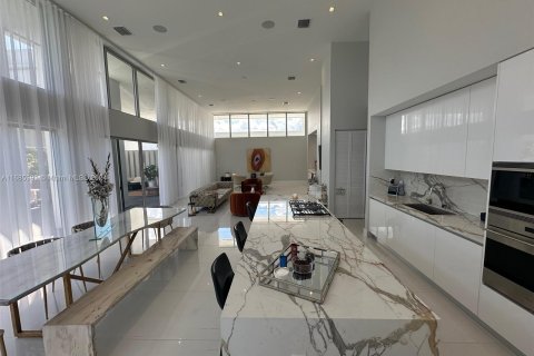 Villa ou maison à vendre à Weston, Floride: 4 chambres, 319.31 m2 № 1421735 - photo 6