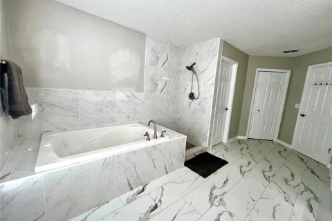 Casa en venta en Lutz, Florida, 5 dormitorios, 349.5 m2 № 872703 - foto 19